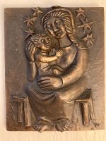 Bronzerelief Heilige Maria mit Jesuskind, Egino Weinert Nordrhein-Westfalen - Rietberg Vorschau