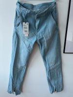 Zara Jeans mit Schlitz vorne Gr. 42 NEU! Sachsen - Chemnitz Vorschau