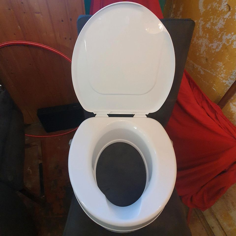 Neuer Toilettensitz - Erhöhung für Senioren in Solingen