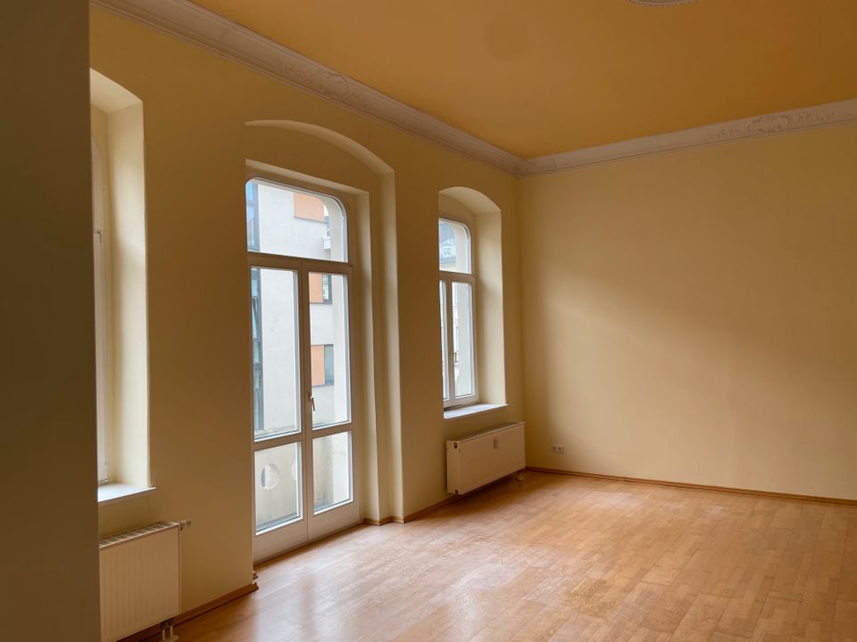 Helle 5- Zimmer Wohnung in Carolastraße in Zwickau