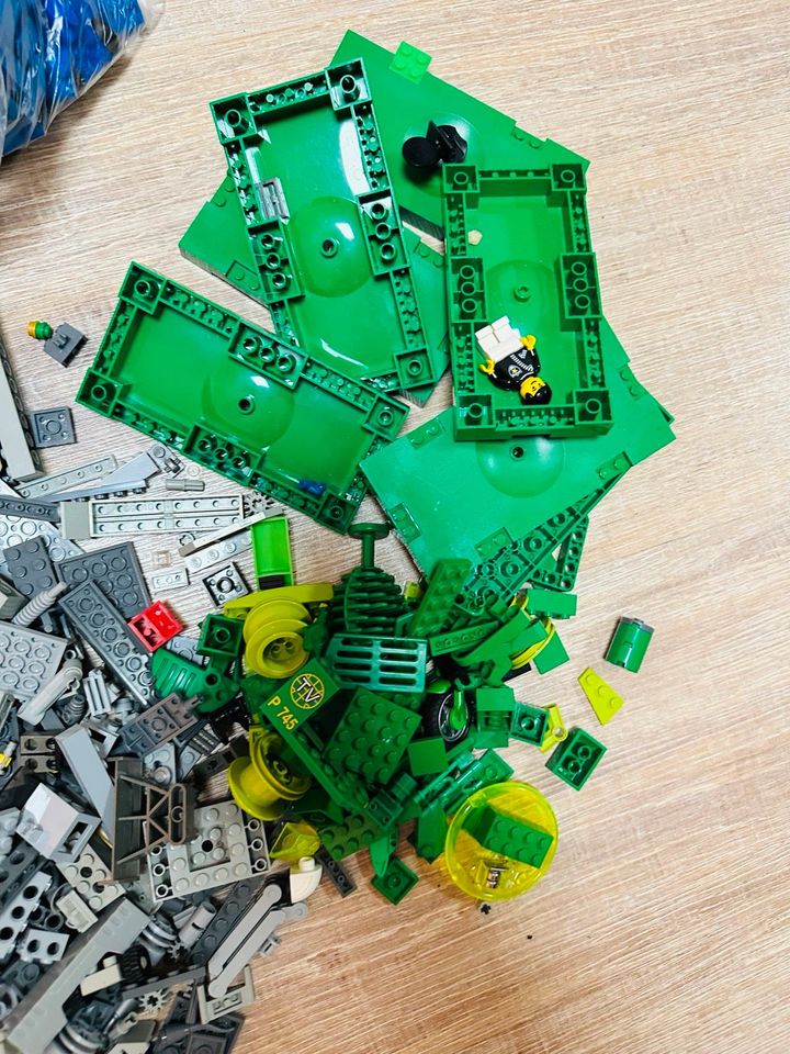 Lego Mischkiste bunt verschiede Bausteine in Merzenich