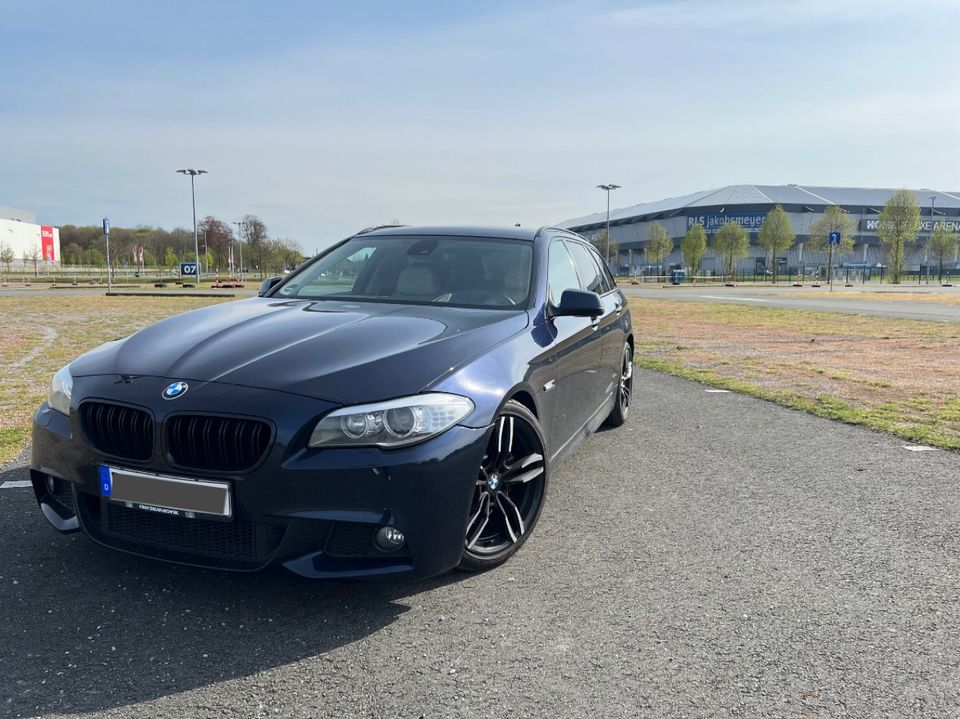 530d xDrive Touring M-Paket/HUD/NAVI/Panorama in Paderborn