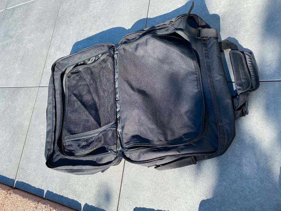 NEUWERTIGE schwarze Reisetasche mit zwei Fächern in Dortmund