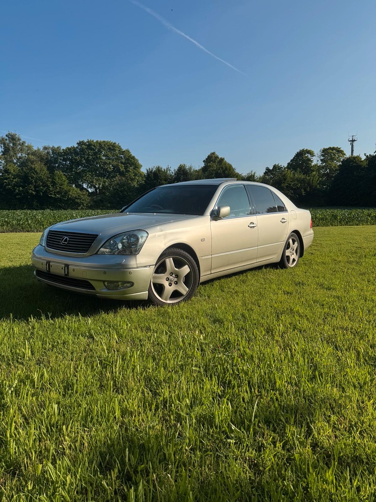 Abbildung des Autos Lexus LS430 (Rechtslenke…