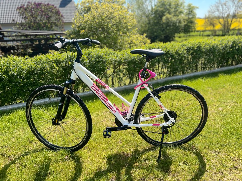 Drössiger Crossbike weiß/pink in Hohenkirchen