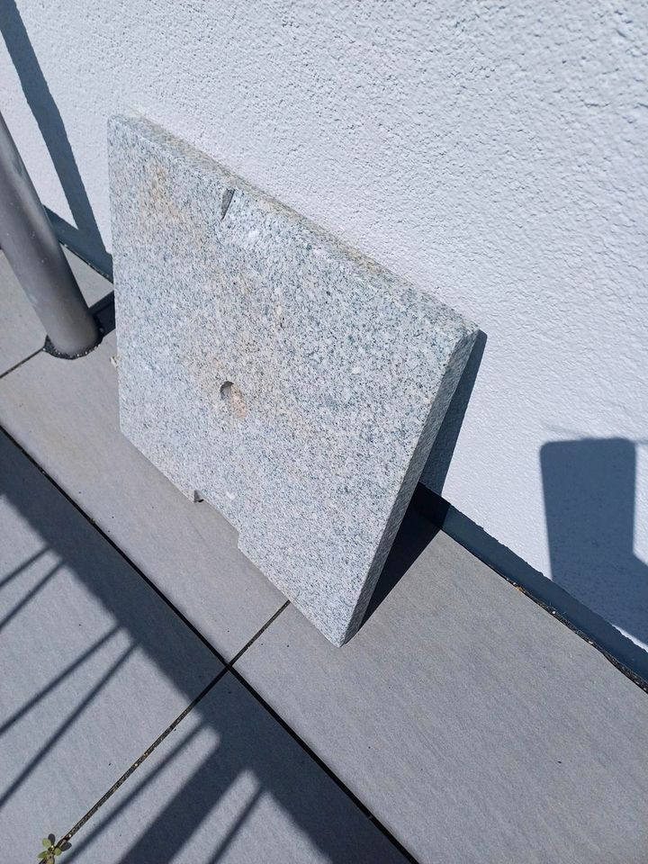 Steinplatte für Sonnenschirm in Oberndorf am Neckar