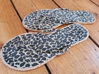 Flip Flops Zara Leo-Print Bast beige braun 41 Stoffbezug bequem Niedersachsen - Oldenburg Vorschau