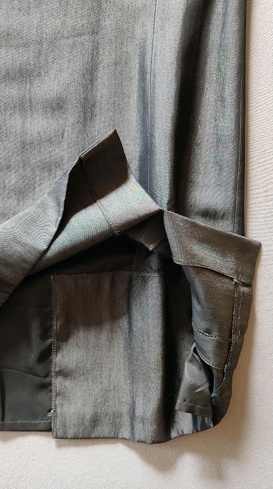 HIRSCH Kleid grau leichter Glanz GrS-36  2× getragen in Mühldorf a.Inn