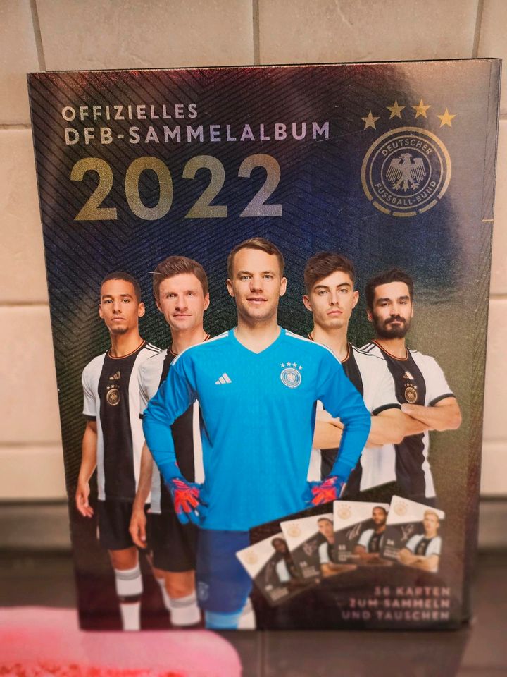 Offizielles DFB Sammelalbum 2022 in Solingen