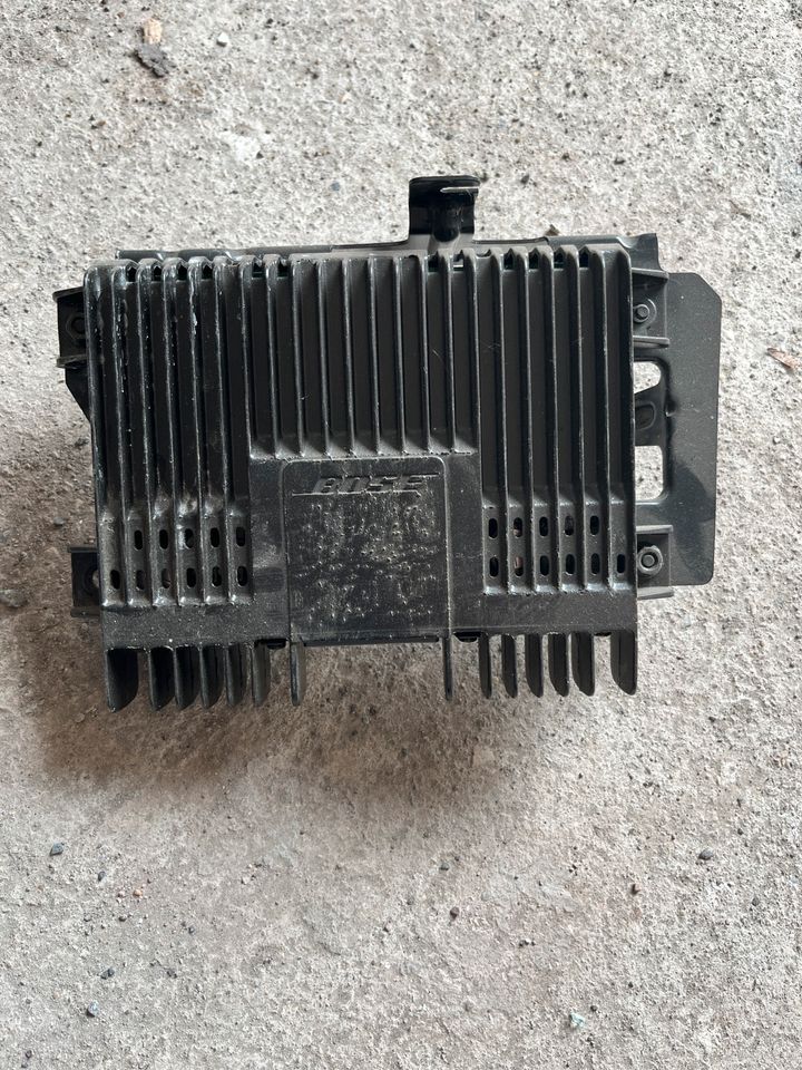 Audi A3/S3 8L Bose Verstärker 8L0035223 in Petriroda