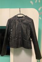 Lederjacke Lederoptik rockig mit Metallkette Gr 38 Nordrhein-Westfalen - Werne Vorschau