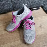 Nike Sportschuhe Größe 40 Hessen - Reichelsheim (Wetterau) Vorschau