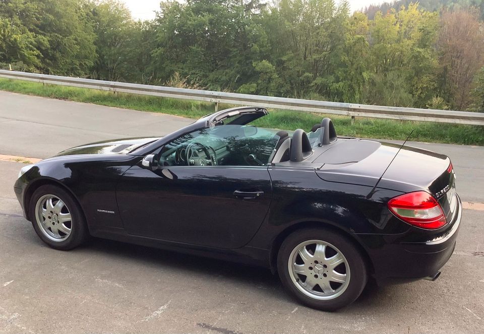 Mercedes SLK 200 KOMPRESSOR BJ 2006 TÜV 08/2025 in Presseck