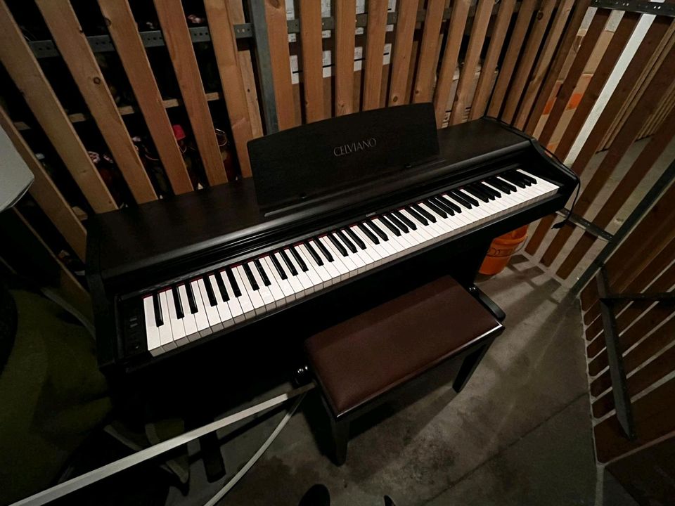 Celviano Klavier zu verkaufen in Amberg