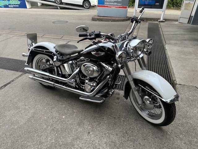 Harley-Davidson heritage deluxe in Weilheim