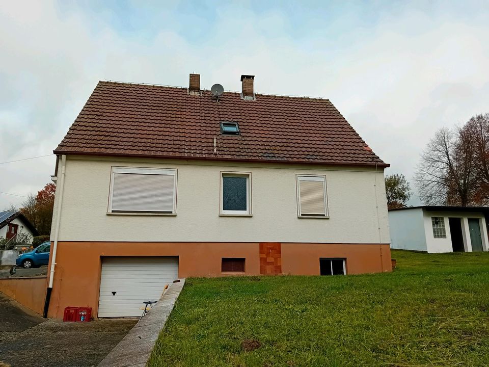 verkaufe 1-2 Familien Haus in wunderschöner ruhiger Lage in Rentweinsdorf
