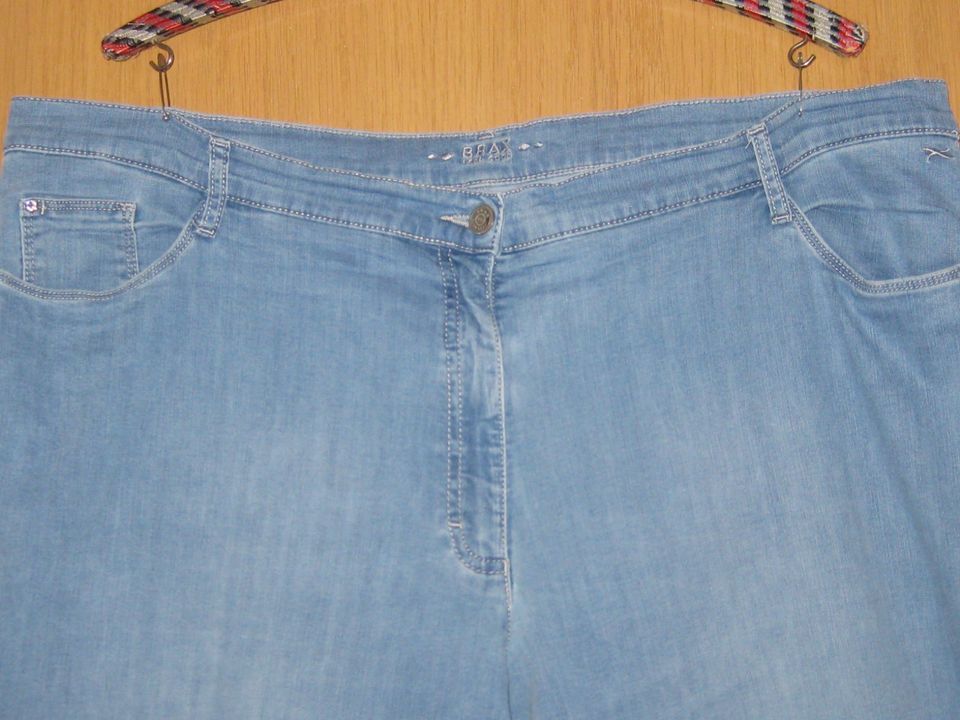 Brax Hose / Jeans Größe 50 in Boostedt