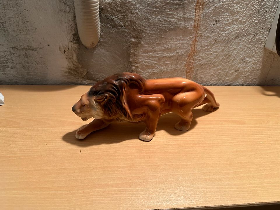 Porzellan/ Keramik Figuren Löwe, Hund in Schweinfurt