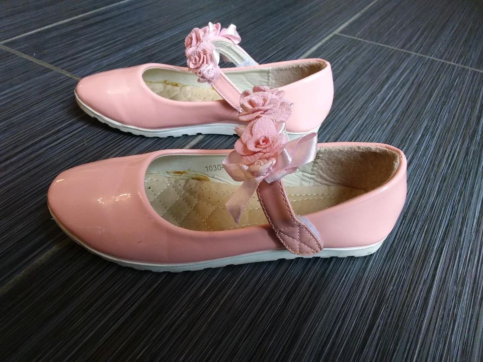Tolle Schuhe Mädchen Ballerina 32 rosa schick elegant in Schildow