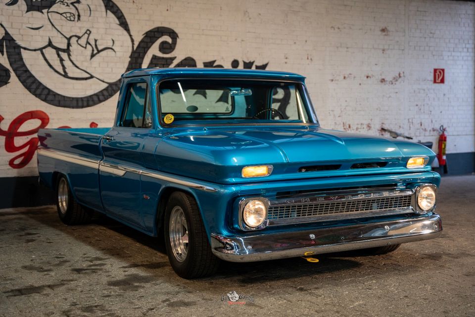 Chevrolet C 10 Pickup Truck V8 350 cui Autom. Top in Solingen