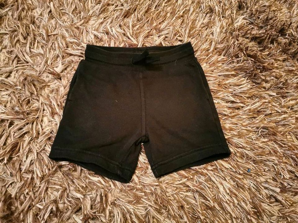 5 Shorts kurze Hose in Hanau