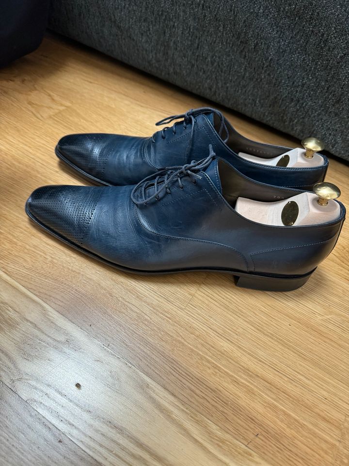 BOSS HUGO BOSS Herren Schuhe Business Gr. 10 (44-44,5) dunkelblau in Frankfurt am Main