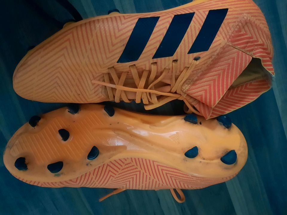 Kickschuhe mit Nocken Gr. 37 Adidas in Singen