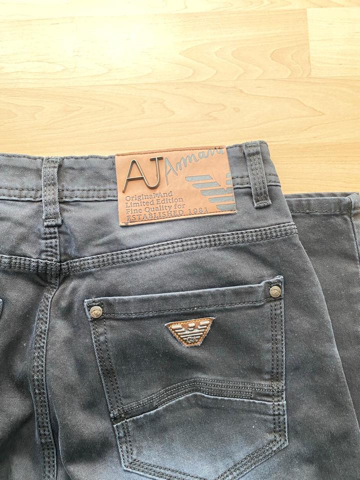 Original Emporio Armani AJ Jeans - Top Zustand - Damen/Herren in Ratingen