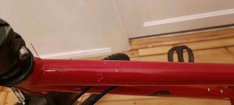 KUbikes 24L rot 8 Gänge mit Gepäckträger und Fahrradständer in Berlin