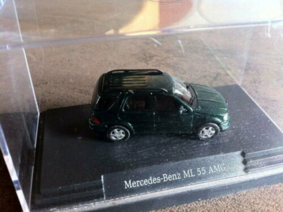 Mercedes-Benz ML 55 AMG, 1:87, direkt von Mercedes (wie Herpa) in Stuttgart