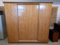 #C Kleiderschrank Holz Massiv 4 Türig vintage Schlafzimmer Sachsen - Chemnitz Vorschau