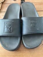 Pantoffeln Puma schwarz Damen Gr. 42 Nordrhein-Westfalen - Hürth Vorschau