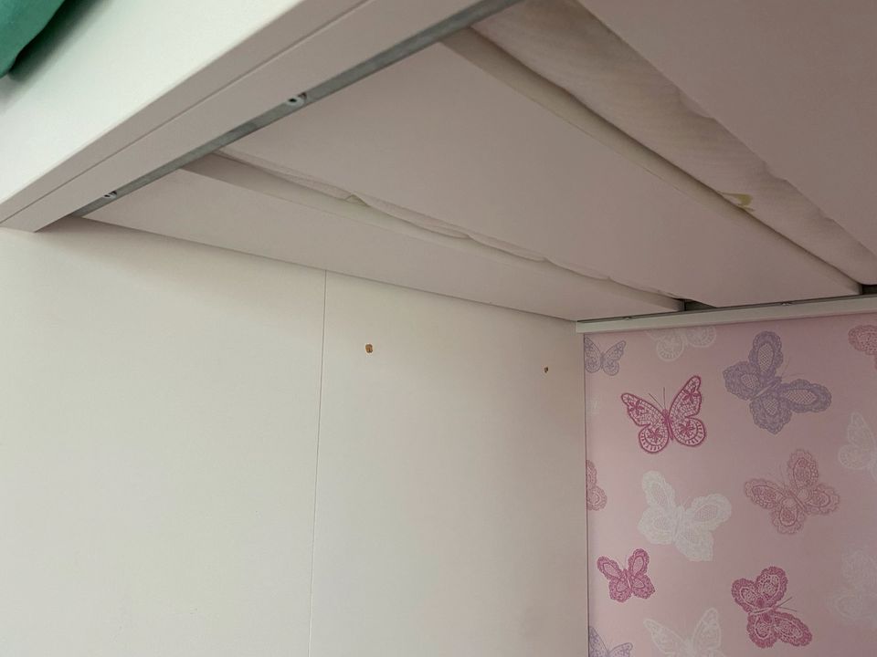 Hochbett Ikea 90x200/ mit Schreibtisch + Schränkchen in Dreikirchen