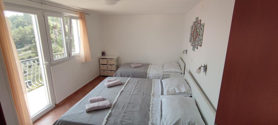 Ferienwohnung, Apartment in Kroatien Trogir-Ciovo mit Meerblick in Much
