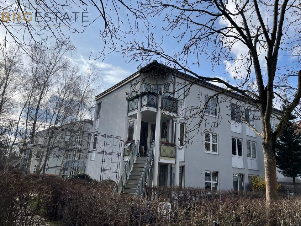 Sonnige 3-Zimmer-Wohnung im 2.OG mit Balkon am Park (akt. vermietet) in Berlin