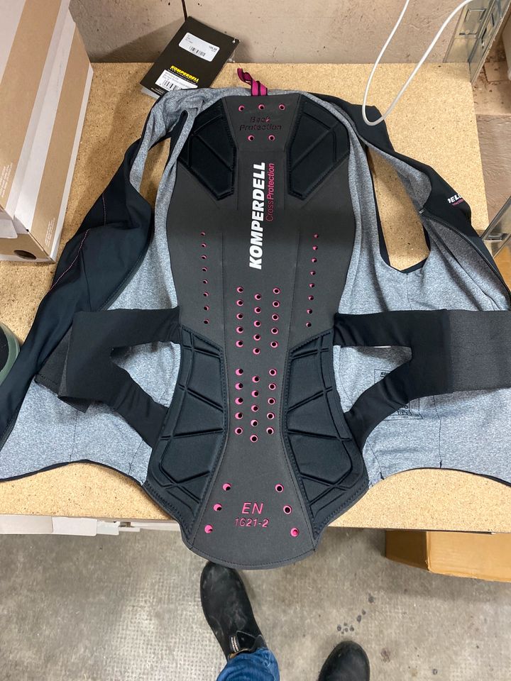 Komperdell Damen Rückenprotektor !NEU! Gr.M oder XS Air vest Wome in Grenzach-Wyhlen