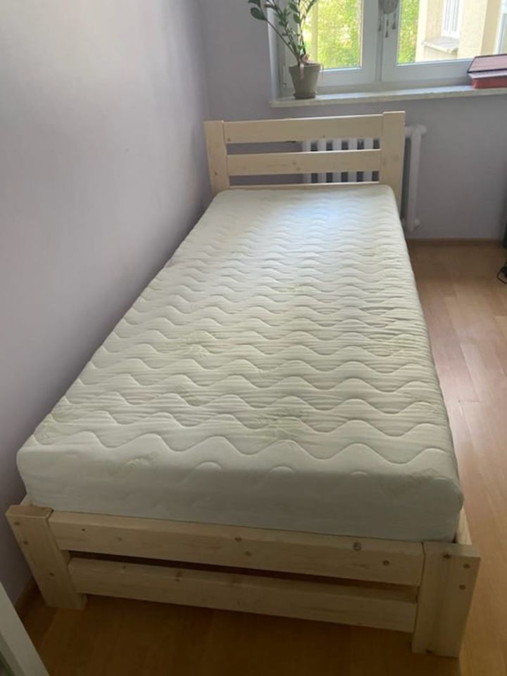 120x200cm Neue Holzbett + Lattenrost Bett Massivholzbett in Schweitenkirchen