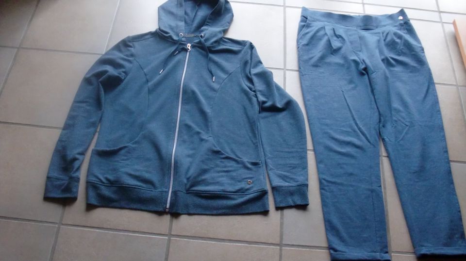Damen Hausanzug Trainingsanzug Gr. M Farbe: Blau  Marke: TCM in Heinsberg