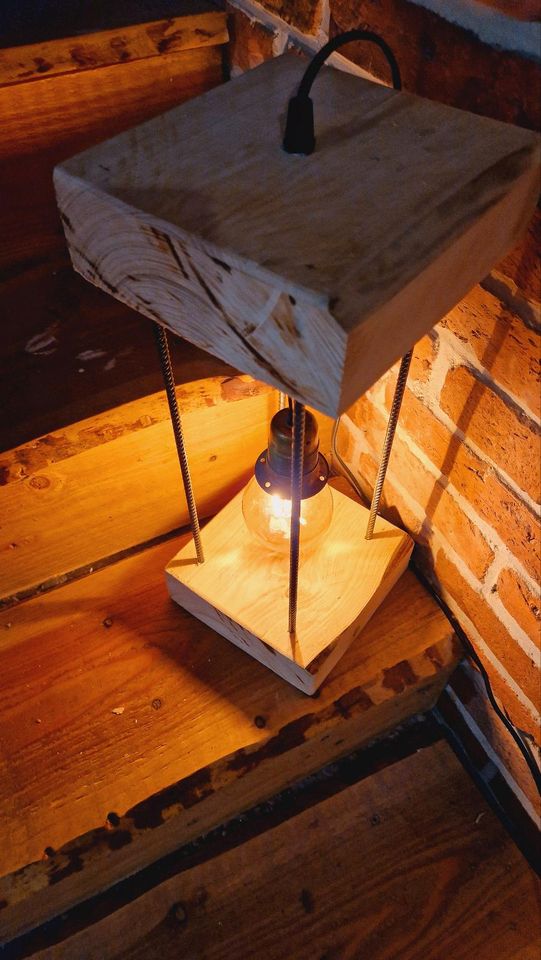 Tischlampe Nachttisch Lampe Licht Leuchte Holz upcycling DIY in Schortens