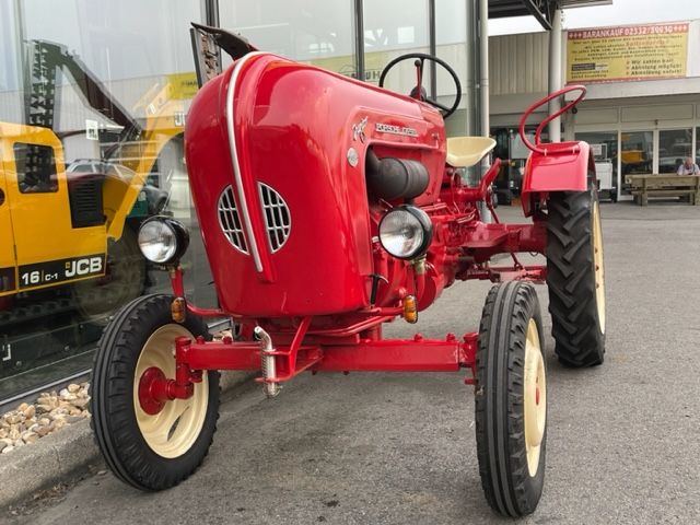 Porsche Junior 108 Oldtimer Trecker Traktor  Schlepper in Gevelsberg