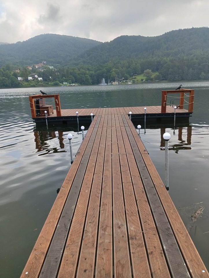 37m2 Steg, Schwimmanlage, Floss, Ponton mit Bank und Geländer in Senftenberg