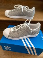 Adidas Stan Smith, neuwertig mit Fischschuppen-Muster Baden-Württemberg - Ebersbach an der Fils Vorschau