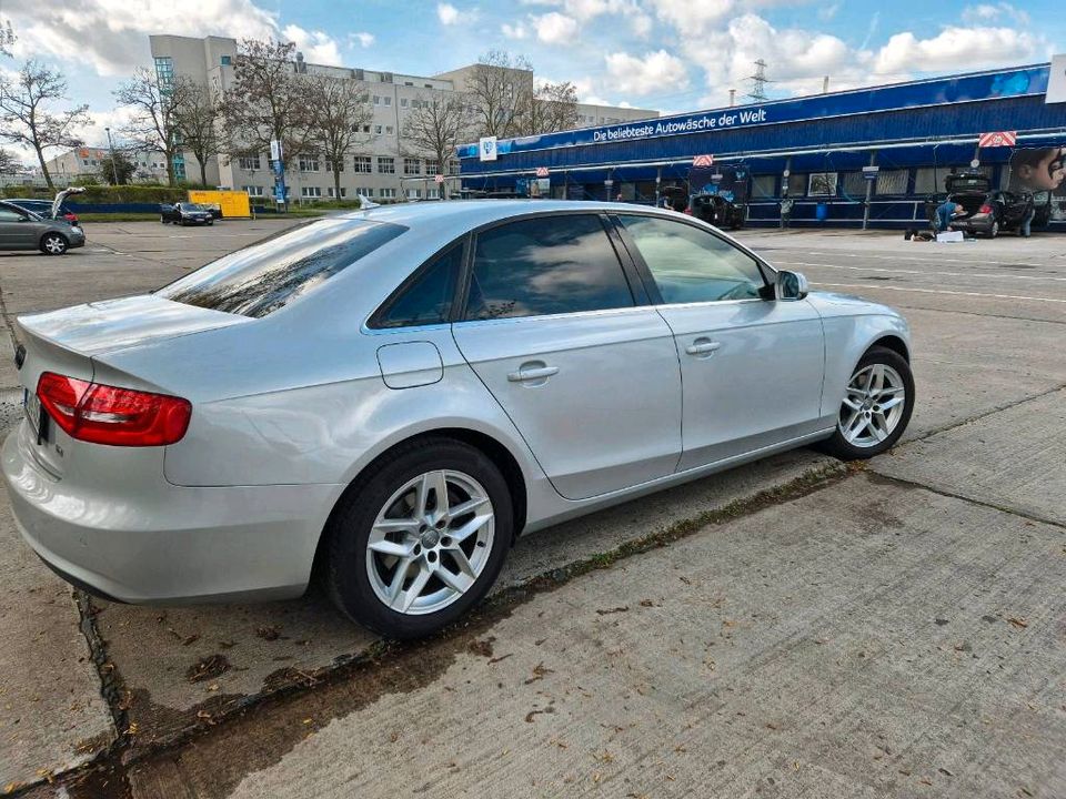 Audi A4 B8 2013 in Berlin