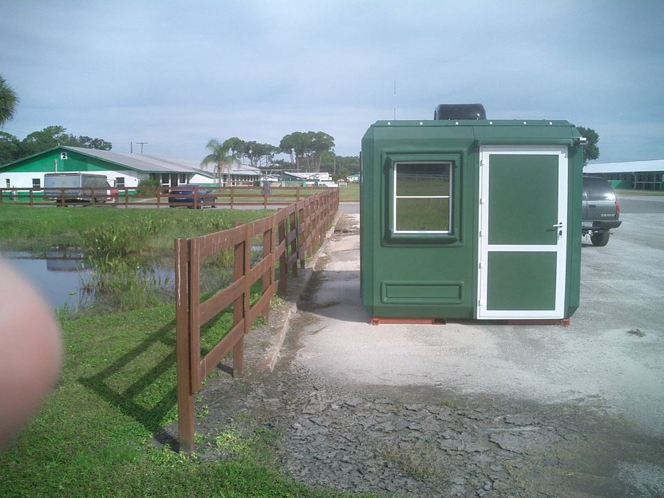 Verkaufspavillion | Wachhaus | Verkaufsmobil | Mobile Verkaufsstände | Pförtnerhaus | Kioskkabine | Kassenhaus | Mobiler Kiosk | Mobiler Marktstand | Verkaufsstand | Mobile Toilette | Barrierefrei in Hattingen