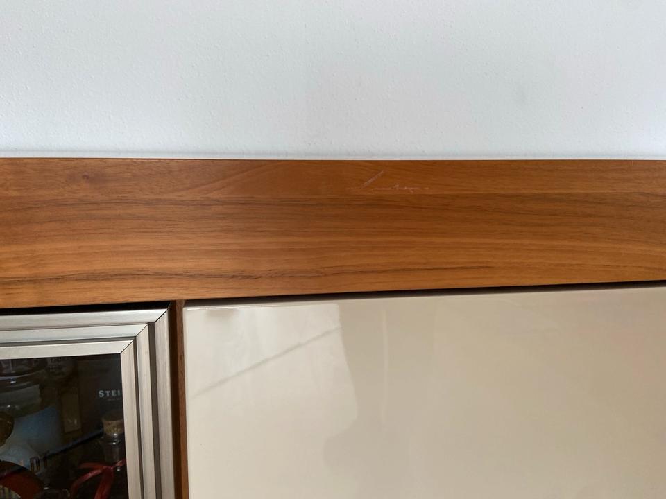 Bis 20.5. wg Umzug:Sideboard Holz / Hochglanz Creme von Holtkamp in München