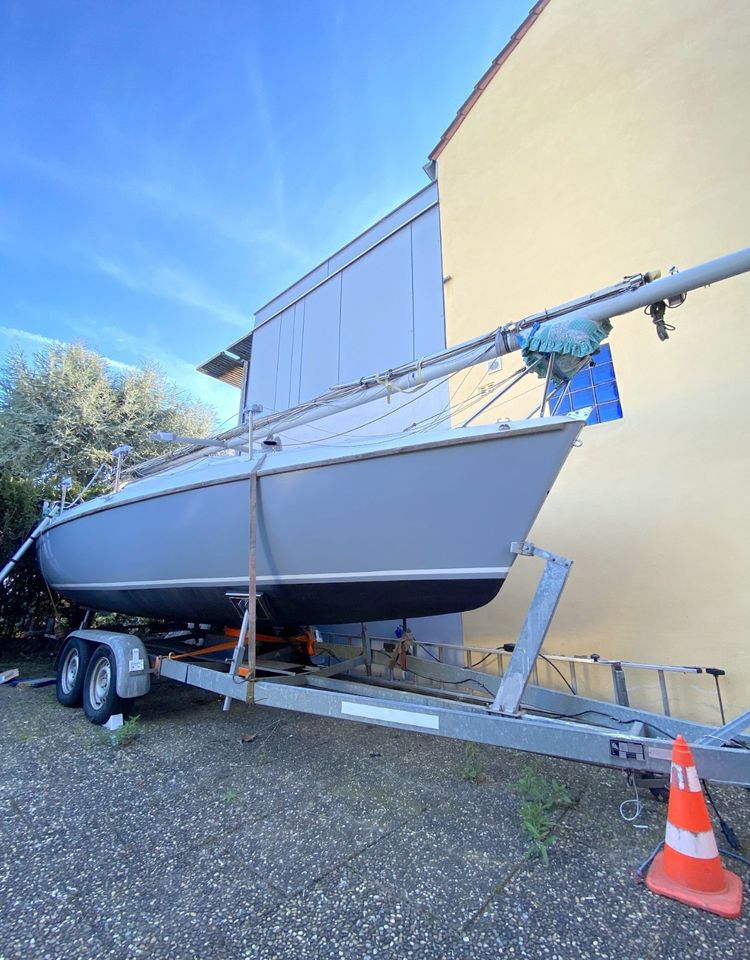 Hochwertiges Segelboot mit Trailer (Holiday 23) in Mainz