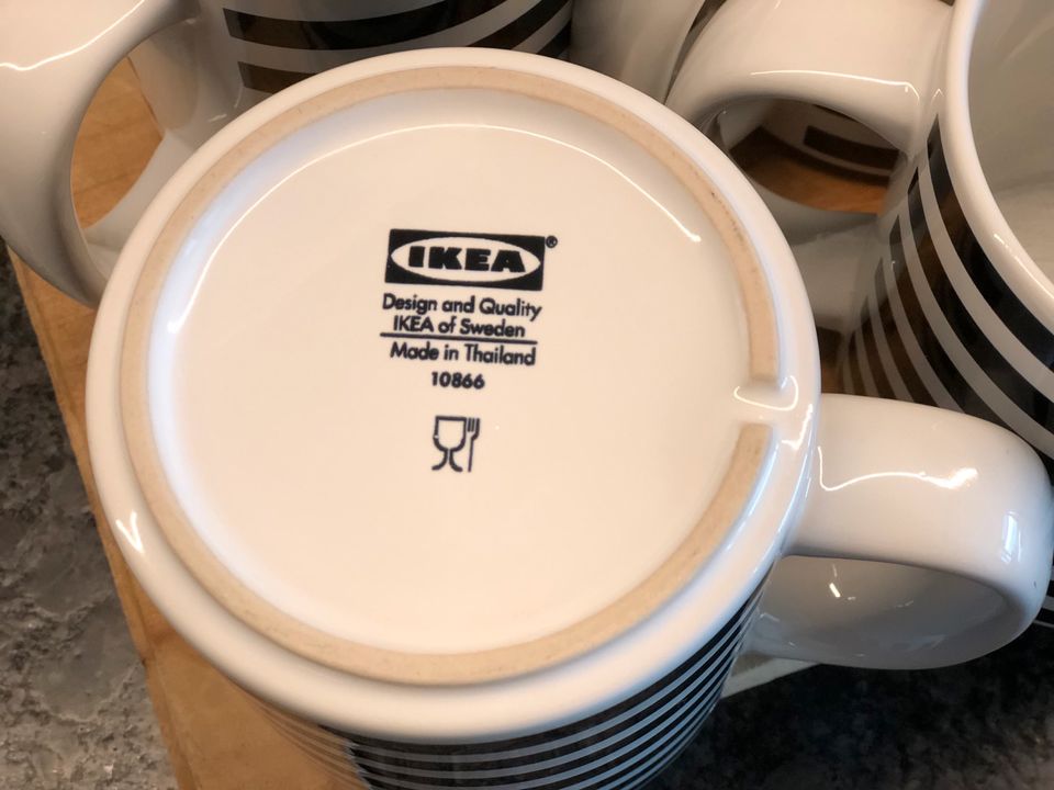 Ikea Tassen Becher schwarz weiß Streifen gestreift in Rheinfelden (Baden)