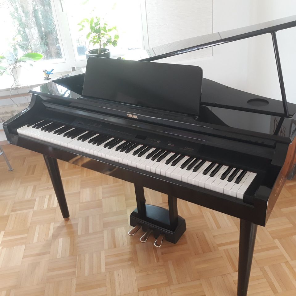 Yamaha CLP 555 E-Piano digital Flügel schwarz Hochglanz in Kehl