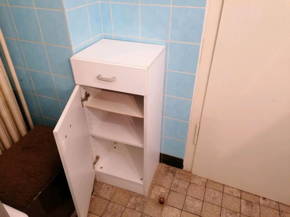 Badezimmer Standschrank in Wrestedt