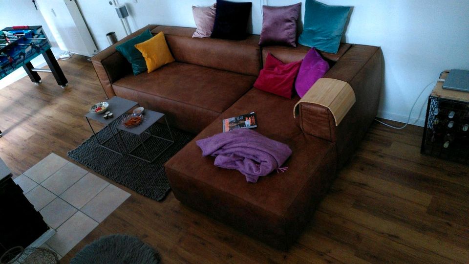 Sofa recyceltes Leder cognac wie NEU in Bremen